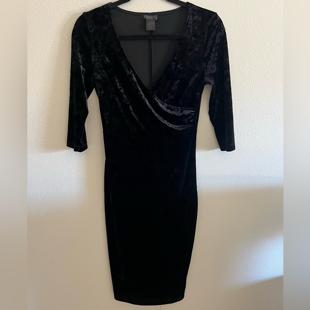 Chic Black Velvet 3/4 Sleeve Dress